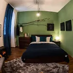 Gentlemen's Near Brno-center * 브르노